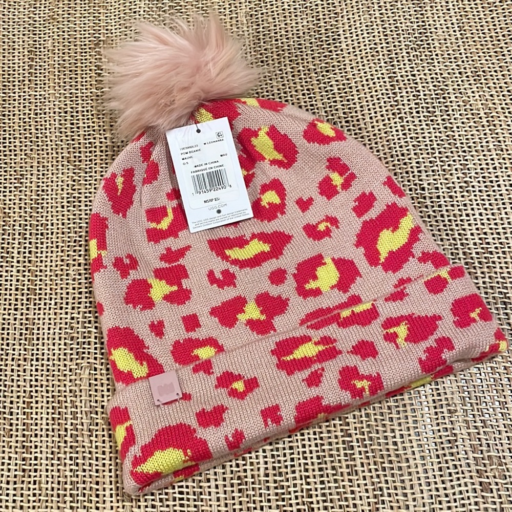 UGG Leonarra Pom Pom Beanie, NWT - Picture 3 of 9